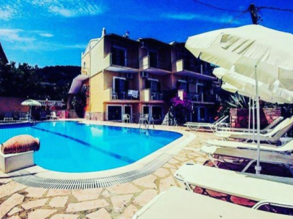 Avra Sea View Paradise Pool Aparthotel